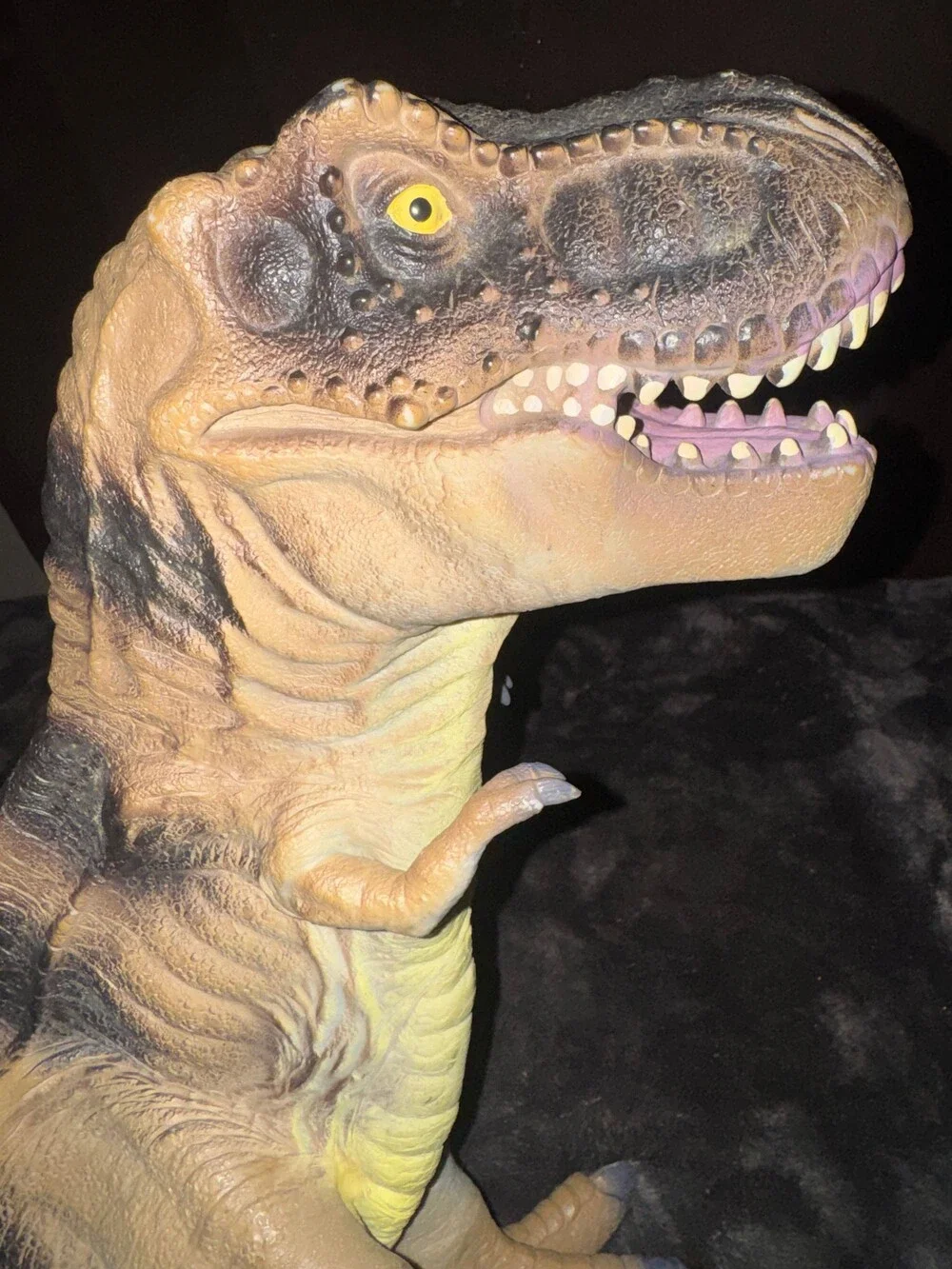 Toys R Us Tyrannosaurus rex Dinosaur Figure 22 Inch Tan Black Yellow